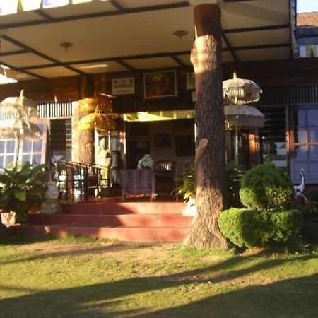 Country Hotel ตราวาส ภายนอก รูปภาพ